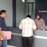 Datangi Bawaslu Lamteng, Tim Relawan Sandi Pertanyakan Indikasi Kecurangan Kampung Purworejo Datangi Bawaslu Lamteng, Tim Relawan Sandi Pertanyakan Indikasi Kecurangan Kampung Purworejo