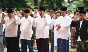 Mingrum Gumay, Sholat Idul Adha Bersama Masyarakat di Lapangan Saburai Bandar Lampung