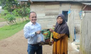 Ketua SMSI Tuba Adakan Kegiatan Jumat Berkah Ketua SMSI Tuba Adakan Kegiatan Jumat Berkah