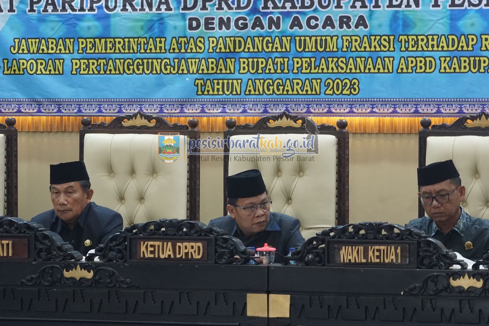 Begini Jawaban Pemerintah atas Pandangan Umum Fraksi – Fraksi Terkait LPJ Bupati terkait pelaksanaan APBD Pesisir Barat Tahun 2023