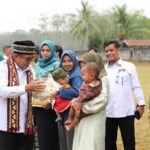 Pj. Gubernur Samsudin Tinjau Penanggulangan Stunting di Kampung Keagungan Rahayu Tiuh Toho, Tulang Bawang, Ajak Tingkatkan Pelayanan Posyandu