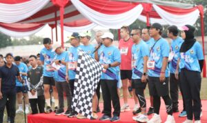 Pj. Gubernur Samsudin Lepas 1.700 Peserta Pemuda Run dalam Rangka HUT RI ke-79 dan HUT KNPI ke-51