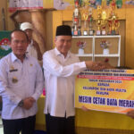 Dinas Perindustrian Lamteng Salurkan Bantuan Alat Kepada Pelaku IKM