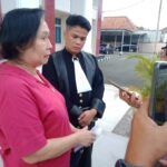 Istri Kakek 72 Tahun Kasus Pencurian Genset Menangis Minta Bantuan Presiden Prabowo