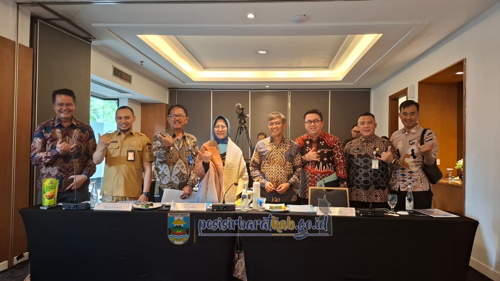 Bupati Agus Istiql Pimpin Upacara Hut PGRI dan Hari Guru Ke -79