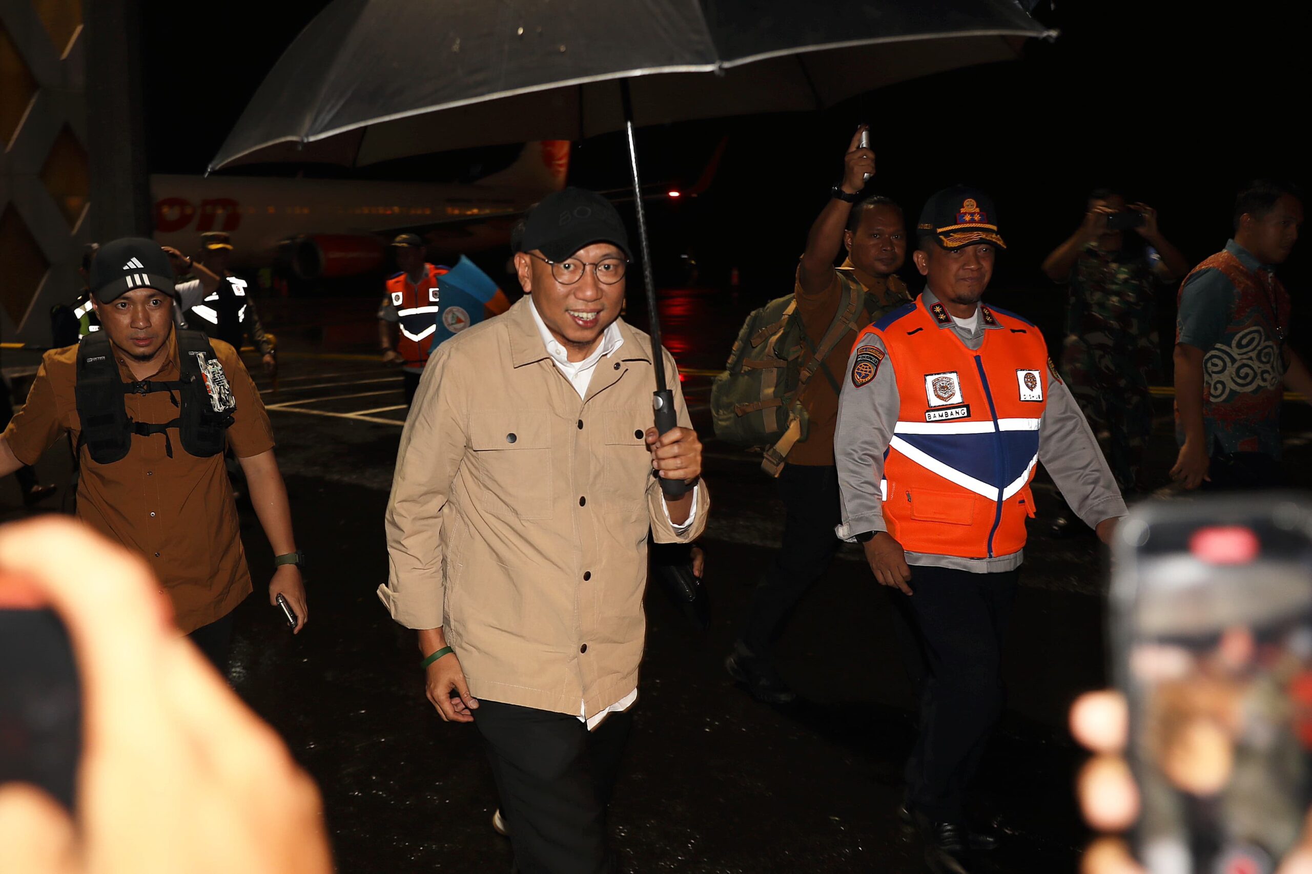 Kembali ke Lampung Usai Mengikuti Retreat di Akmil Magelang, Gubernur Rahmat Mirzani Djausal Disambut Plh. Sekdaprov Firsada dan Ibu Wulan Sari Mirza di Bandara Raden Inten II