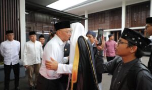 Gubernur Rahmat Mirzani Djausal Gelar Jamuan Buka Puasa Bersama Imam dan Qori dari Saudi Arabia Syeikh Abdurrahman Al Ausy di Mahan Agung Gubernur Rahmat Mirzani Djausal Gelar Jamuan Buka Puasa Bersama Imam dan Qori dari Saudi Arabia Syeikh Abdurrahman Al Ausy di Mahan Agung