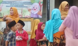 SDN 27 dikecamatan Wayserdang Bagi-Bagi Takjil