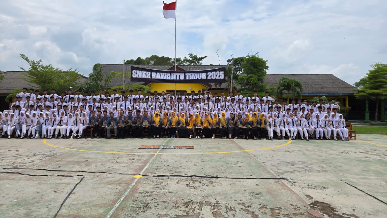 SMKN Rawajitu Timur Tulang Bawang Lepas 185 Siswa Kelas XII,