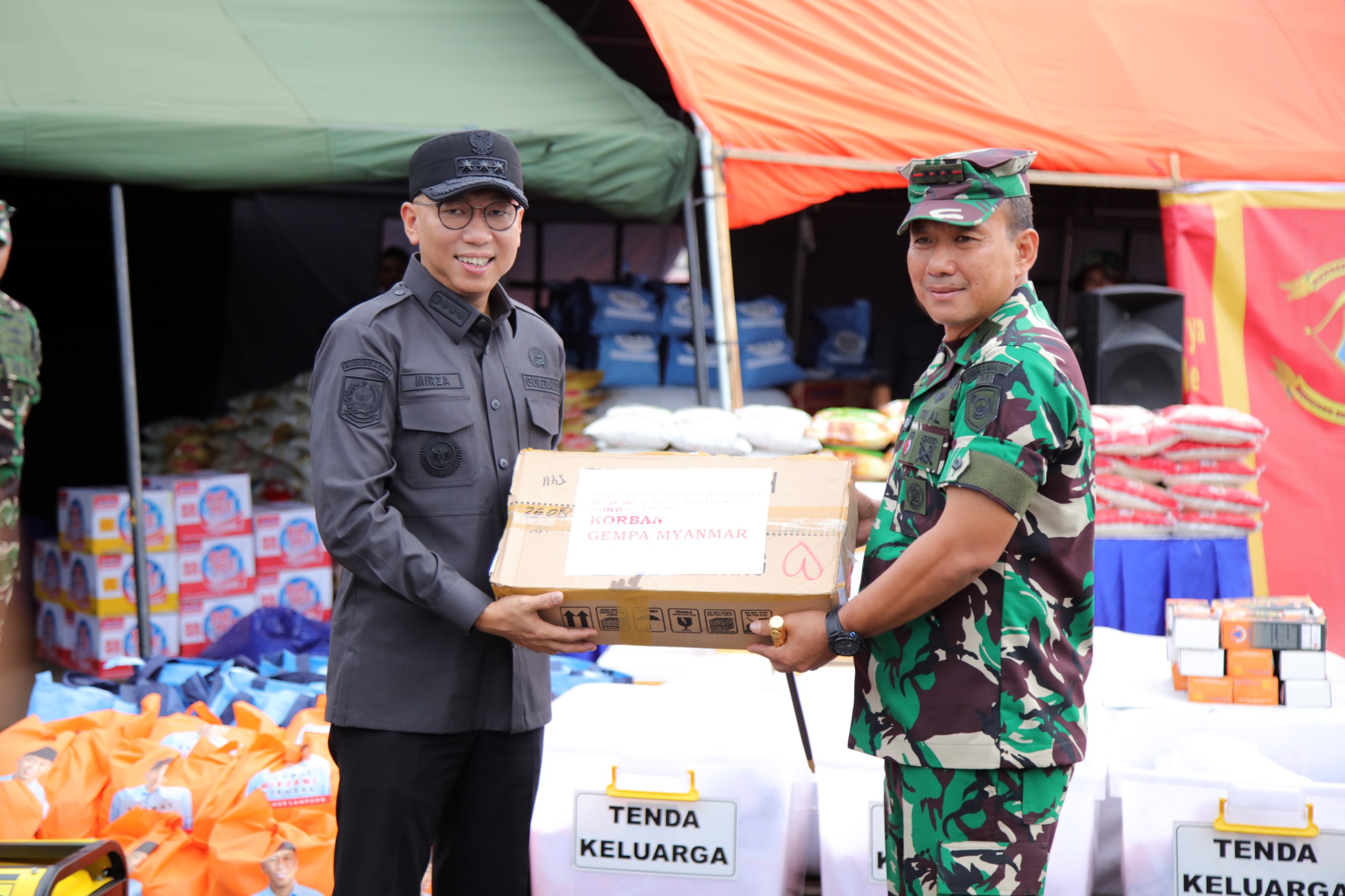 Peduli Kemanusiaan, Gubernur Mirza Serahkan Bantuan Pemerintah Provinsi Lampung untuk Korban Bencana Gempa Bumi Myanmar