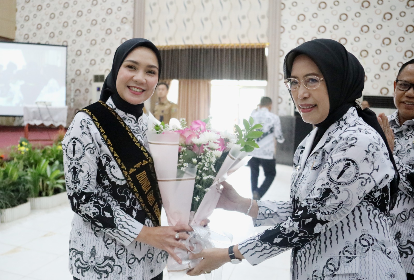 Bunda Purnama Wulan Sari Mirza Dikukuhkan Sebagai Ibunda Guru Provinsi Lampung, Satukan Tekad dan Langkah untuk Tingkatkan Kualitas Pendidikan