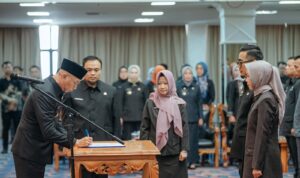 Gubernur Mirza Lantik 59 Pejabat Administrator di Lingkungan Pemprov Lampung, Optimalkan Pelayanan dengan Menunjukkan Dedikasi dan Integritas kepada Masyarakat