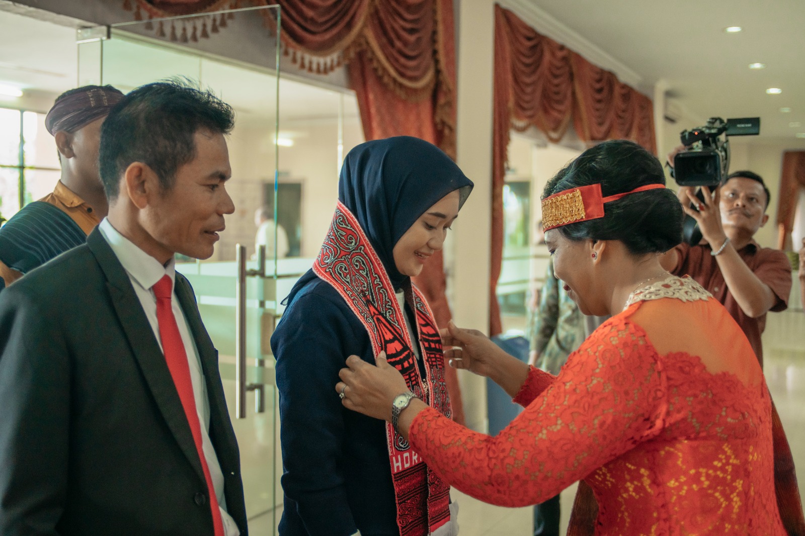 Wagub Jihan Nurlela Hadiri Pelantikan Pengurus Kerukunan Masyarakat Batak Lampung Periode 2025–2030