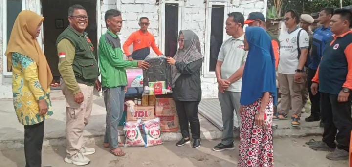 Bantuan Musibah Angin Puting Beliung di Desa Sungai Badak Kecamatan Mesuji Disalurkan