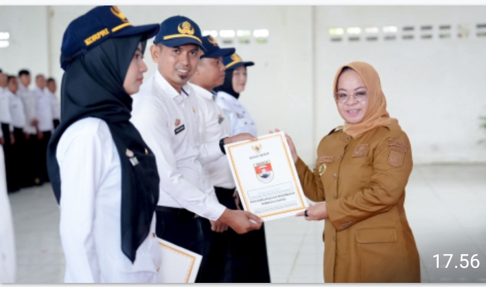 Bupati Mesuji Serahkan SK CPNS dan PPPK