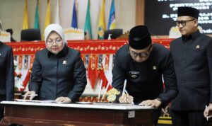 Penandatanganan Raperda APBD 2024 dan Persetujuan RPJMD 2025-2029, Lampung Mantapkan Arah Pembangunan
