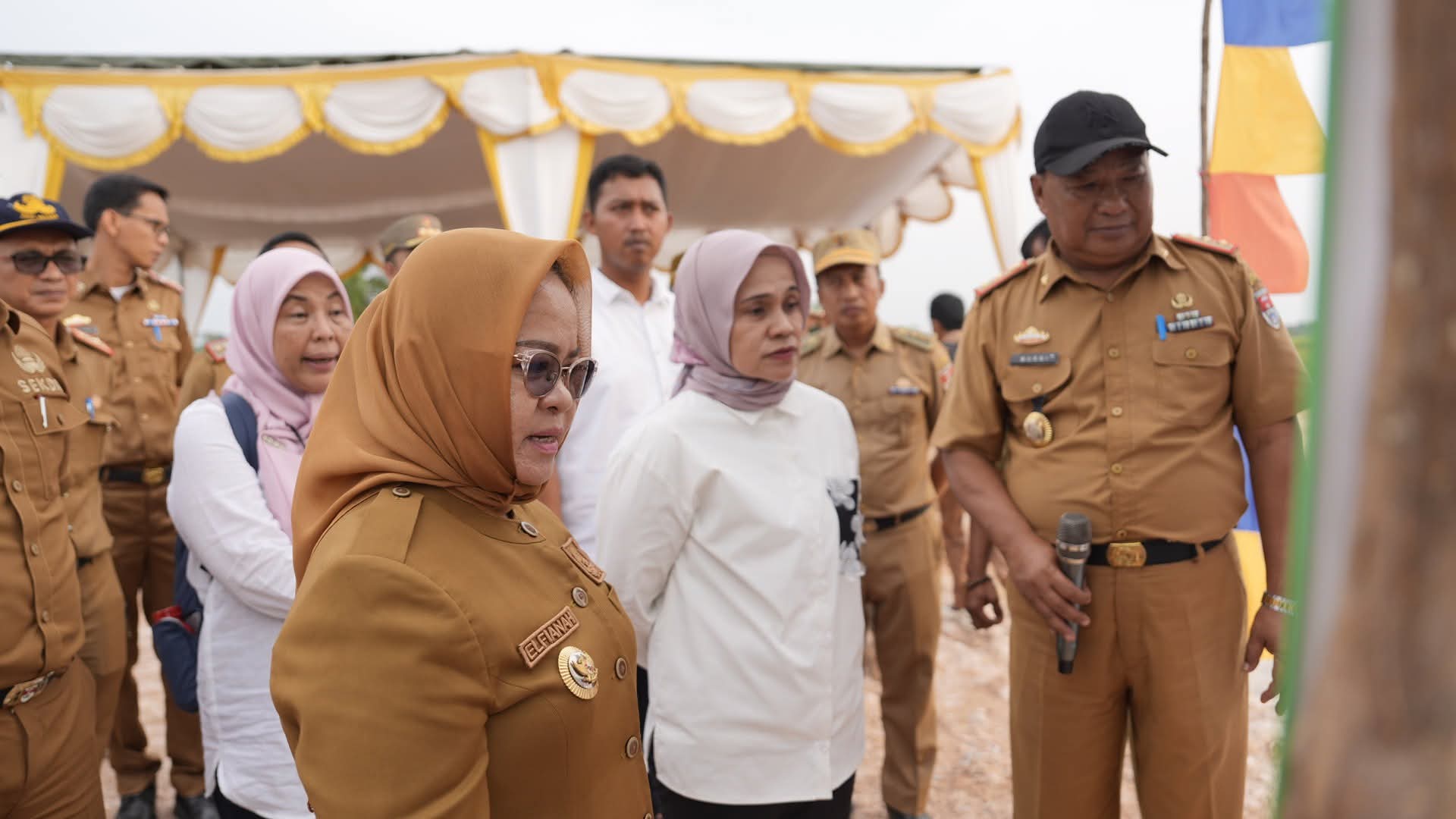 Direktur Jenderal Pemberdayaan Sosial Kementerian Sosial Republik Indonesia, Mira Riyati Kurniasih, Tinjau Desa Sungai Cambai