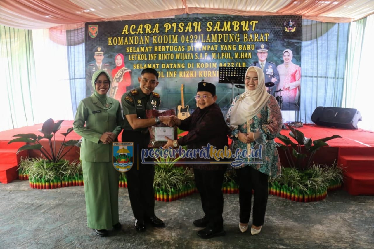 Wakil Bupati Irawan Topani Haditi Pisah Sambut Dandim 0422/LB