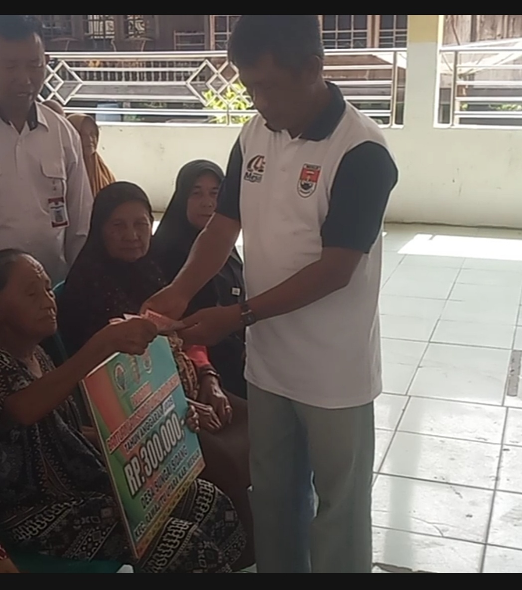 DESA SUNGAI SIDANG BAGIKAN BLT TERAKHIR TERMIN KE-4 DITAHUN 2025