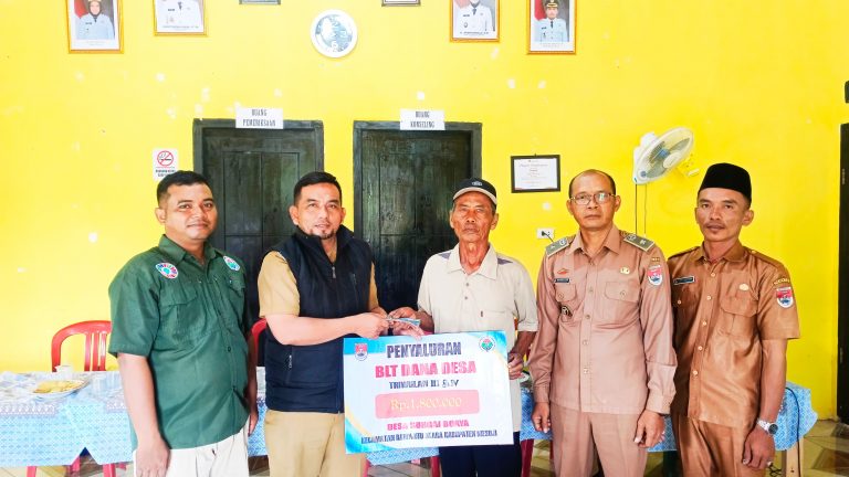 DESA SUNGAI BUAYA KECAMATAN RAWA JITU SALURKAN BANTUAN BLT-DD KEPADA 22 KPM