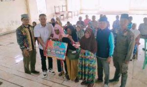 Pemdes, Desa Sidang Way Puji Menyalurkan Bantuan Langsung Tunai (BLT) tahun 2025, Sebanyak 24 KPM. Pemdes, Desa Sidang Way Puji Menyalurkan Bantuan Langsung Tunai (BLT) tahun 2025, Sebanyak 24 KPM.