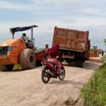 AKHIRNYA RUAS JALAN DESA TELOGO REJO KECAMATAN RAWA JITU UTARA DIPERBAIKI. AKHIRNYA RUAS JALAN DESA TELOGO REJO KECAMATAN RAWA JITU UTARA DIPERBAIKI.